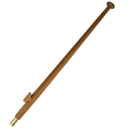 Roca flagspil i teak monteret på båd med flaget hevet