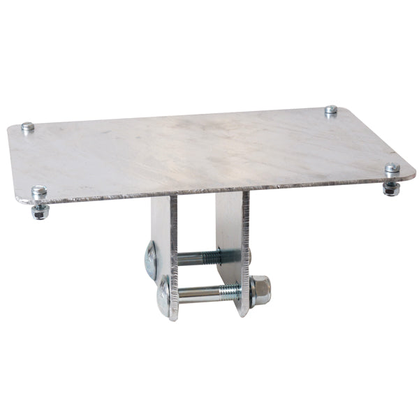Batteri kasseholder fra SeaTec i galvaniseret stål til trailer, set fra siden.