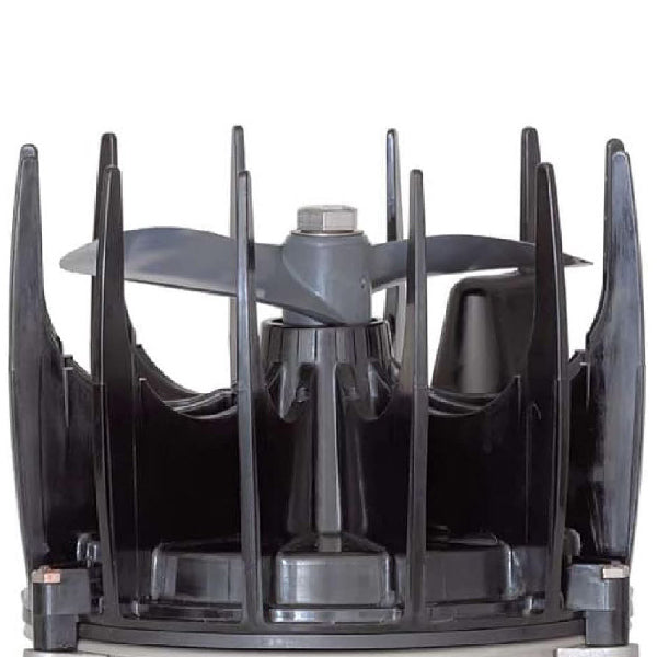 Kasco Aquaticlear De-Icer til 3/4hk ude i vandet, klar til brug.
