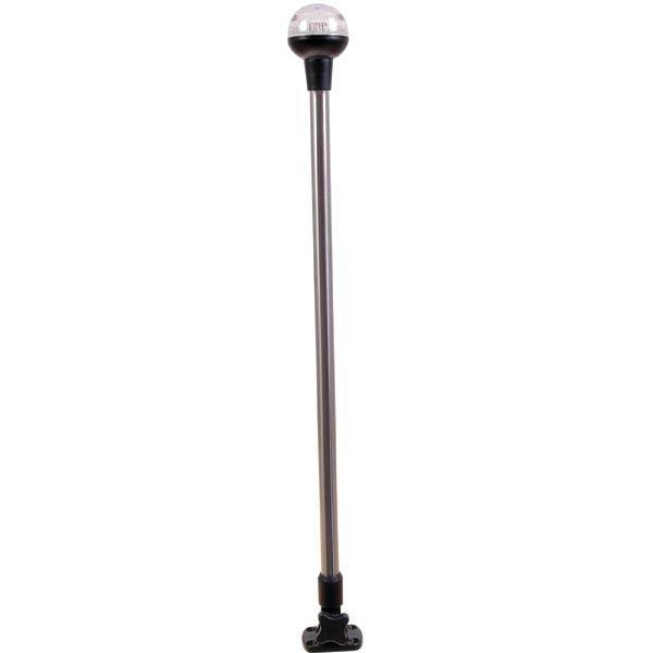 SeaTec lanternemast monteret på båd, med klare linjer og kraftigt lys.