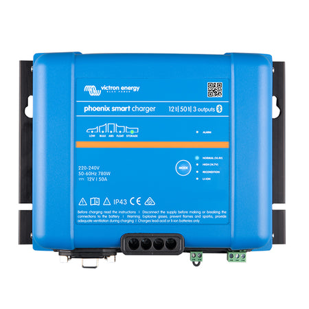 Victron Phoenix Smart IP43 lader 24V 25A set forfra med tydelige komponenter.