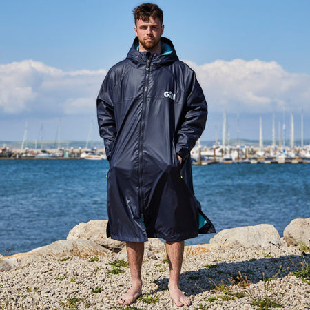 Gill Aqua Parka med hætte set fra siden