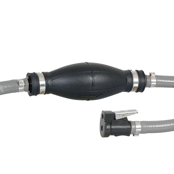 SeaTec slangesæt med pumpebold til Yamaha 98-E10, vist fra siden.