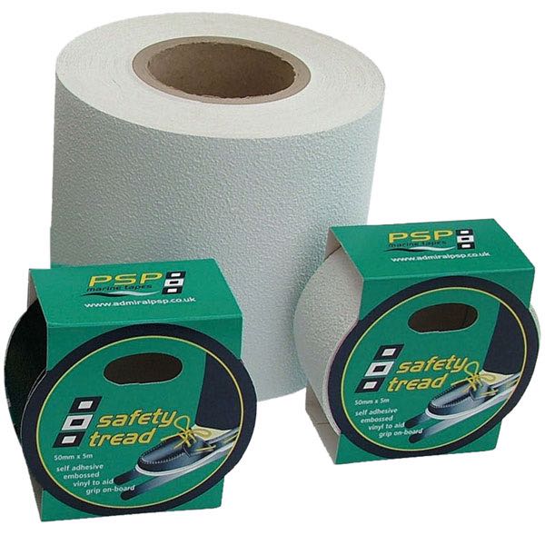 PSP safety tread anti-skrid tape i hvid, rullet ud på en bådplatform