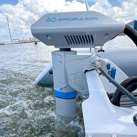 Epropulsion motor set forfra med propellen synlig